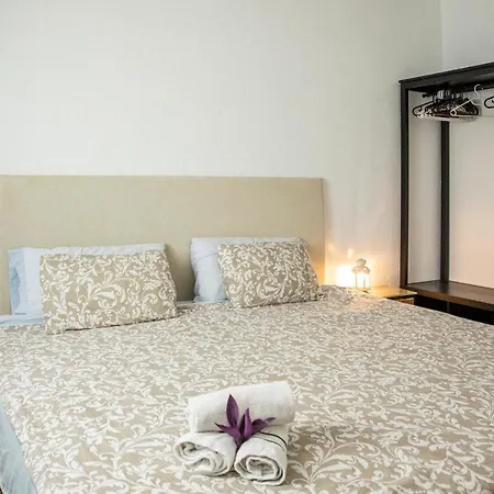 Preciosa Y Confortable Con Piscina Y Chimenea *